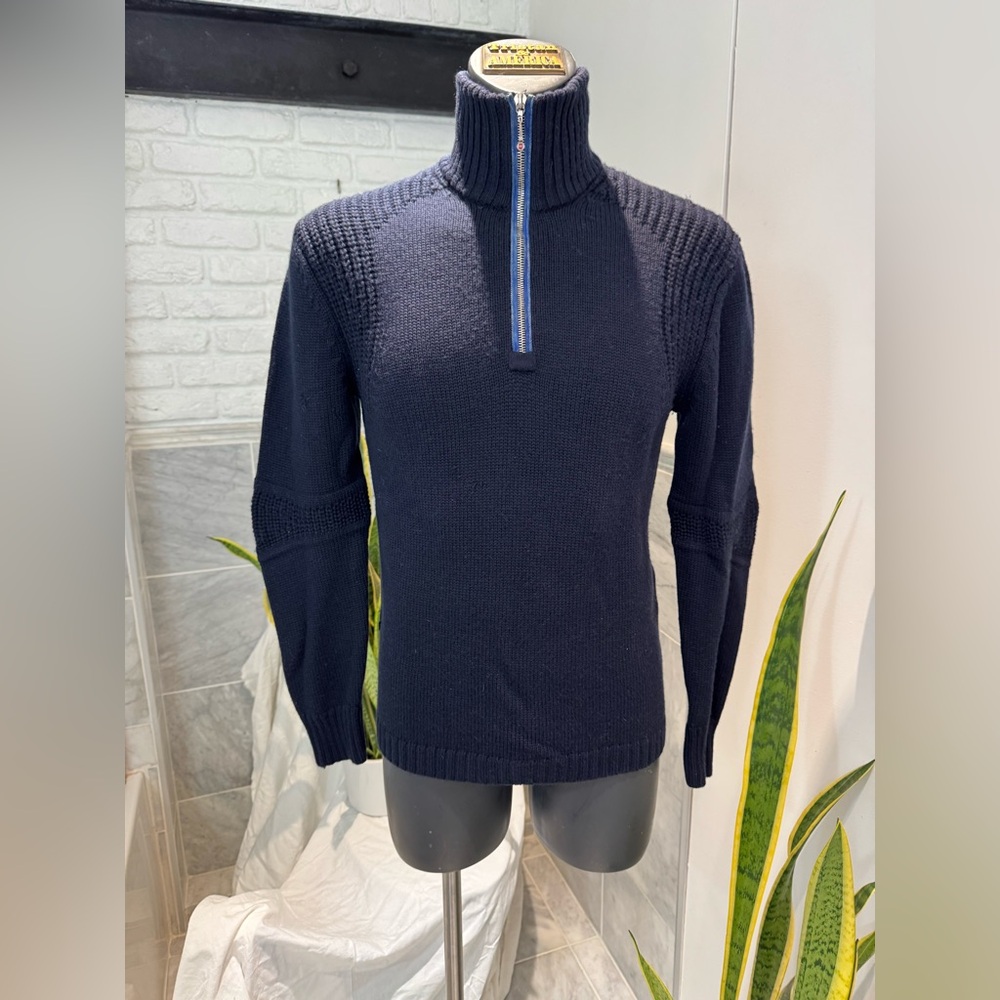 Victorinox Men's Navy Sweater with Half-Zip 100% wool in great used condition